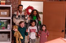Best. Christmas. Ever! (Netflix) - Photo Gallery