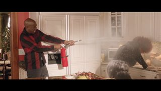 Almost Christmas Movie Clip - "Rachel And Cheryl Find Their Dishes Burning"