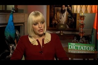Anna Faris (The Dictator) - Interview