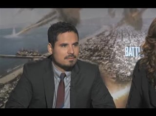 Michael Peña & Bridget Moynahan (Battle: Los Angeles)