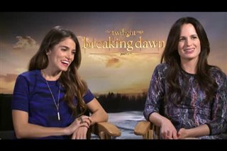 Nikki Reed & Elizabeth Reaser (The Twilight Saga: Breaking Dawn - Part 2)